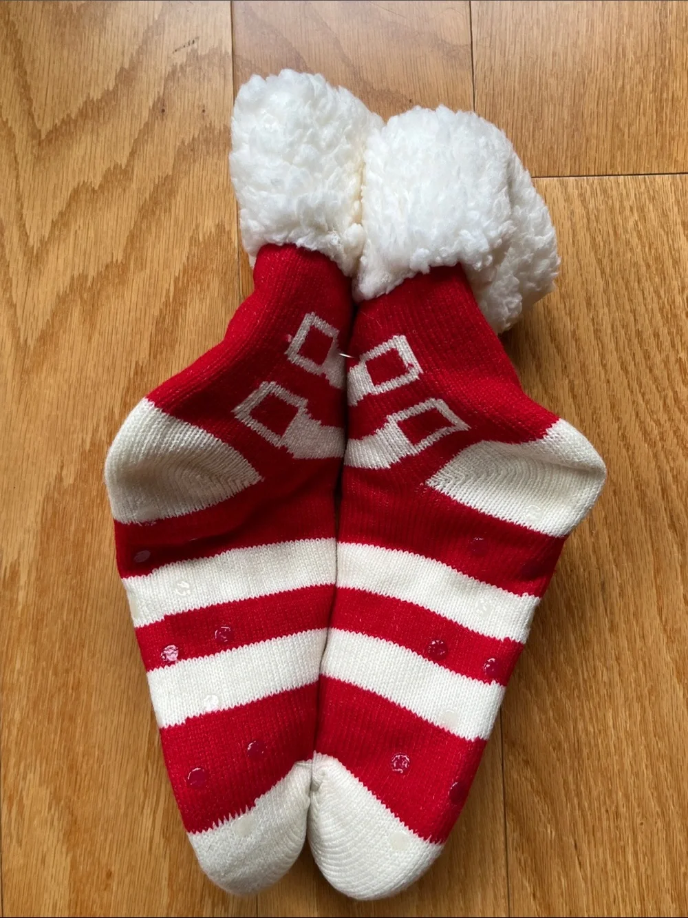 Cozy Red & White Fuzzy Cuff Slipper Socks size adult 9 to 11
